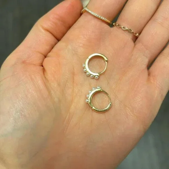 The Eliana white and gold hoops micro Pearl hoop earrings hoops - Picture 3 of 4